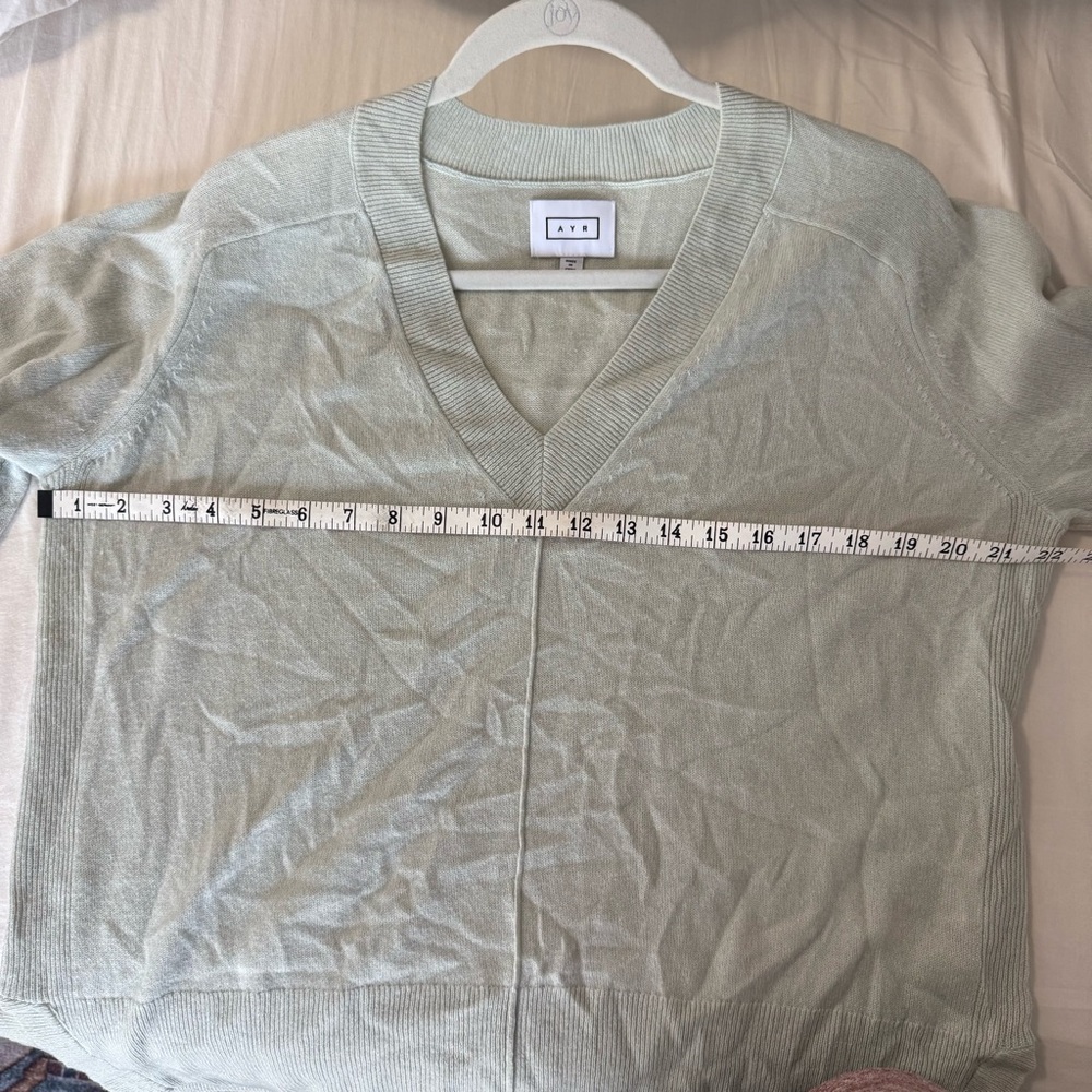 AYR 100% Cashmere V-Neck Sweater Light Sage Green Women’s Size S - Picture 9 of 9